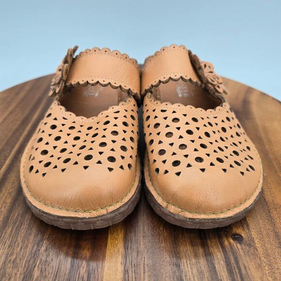 L'artiste Spring Step Shoes Womens 7.5 Tan Leather Mary Jane Perforated Mules - Picture 2 of 8